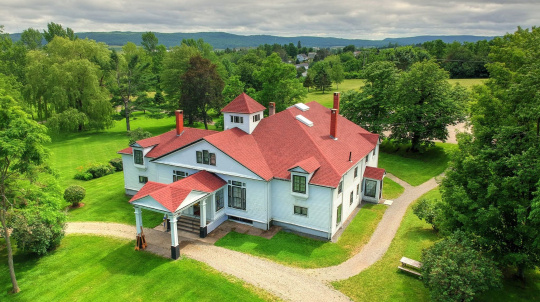 Clifton Museum Park from a drone.